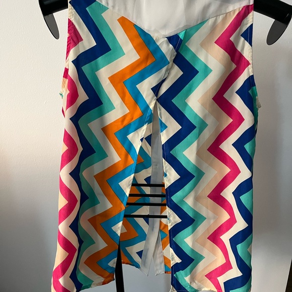 Cals - Top - Picture 2 of 5